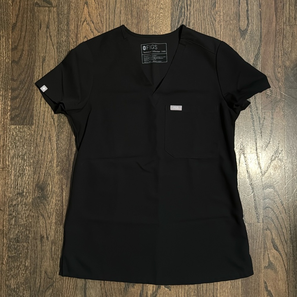 FIGS Women’s Black Catarina One-Pocket Scrub Top - XXS/Black